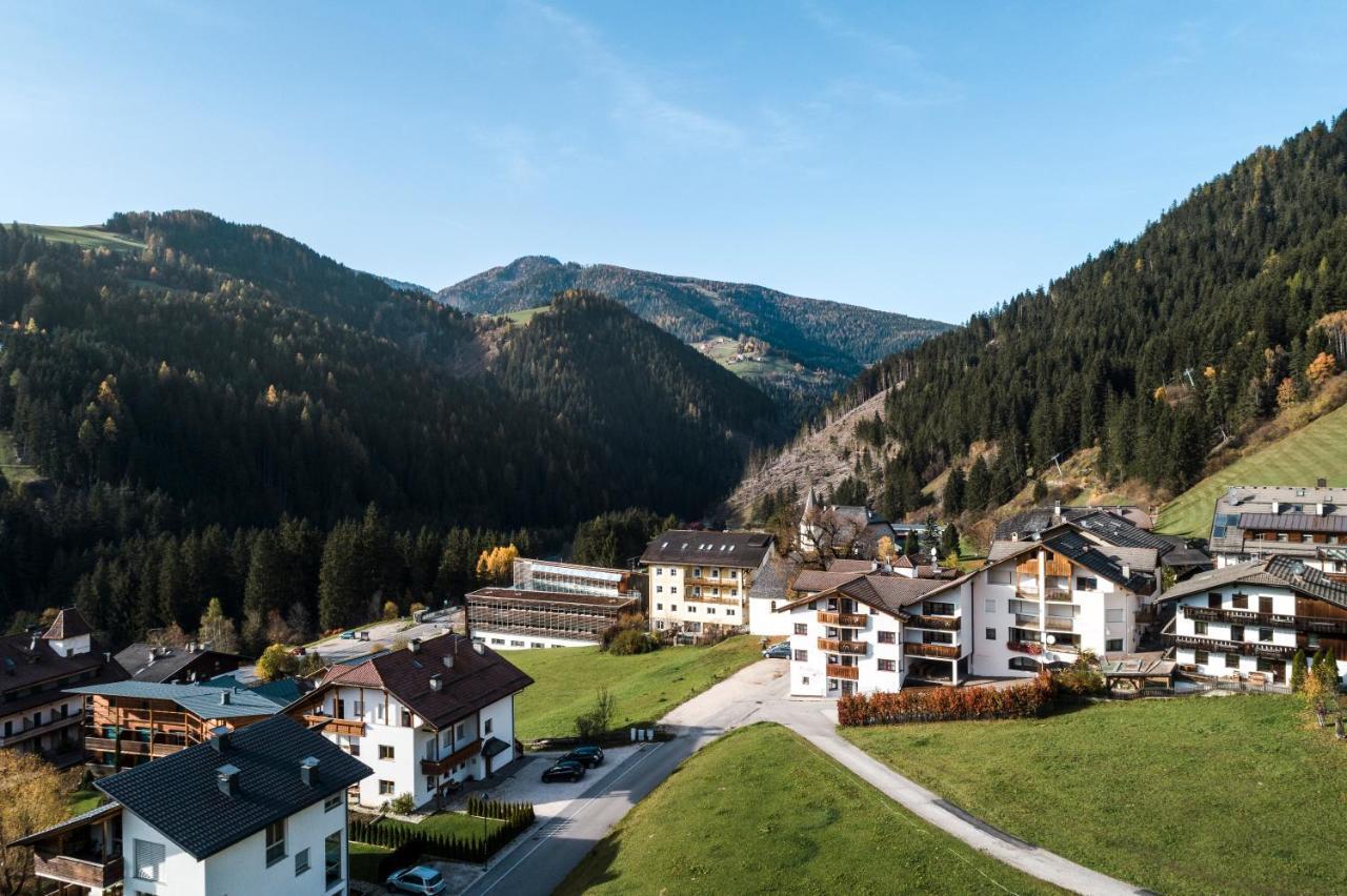 Piculin Alpin Apartments San Martino in Badia Exterior foto